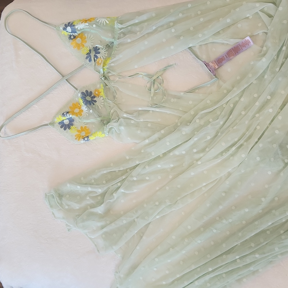 Savage X Fenty Mint Green With  Flowered Bodice Negligee Size Medium - Picture 4 of 13